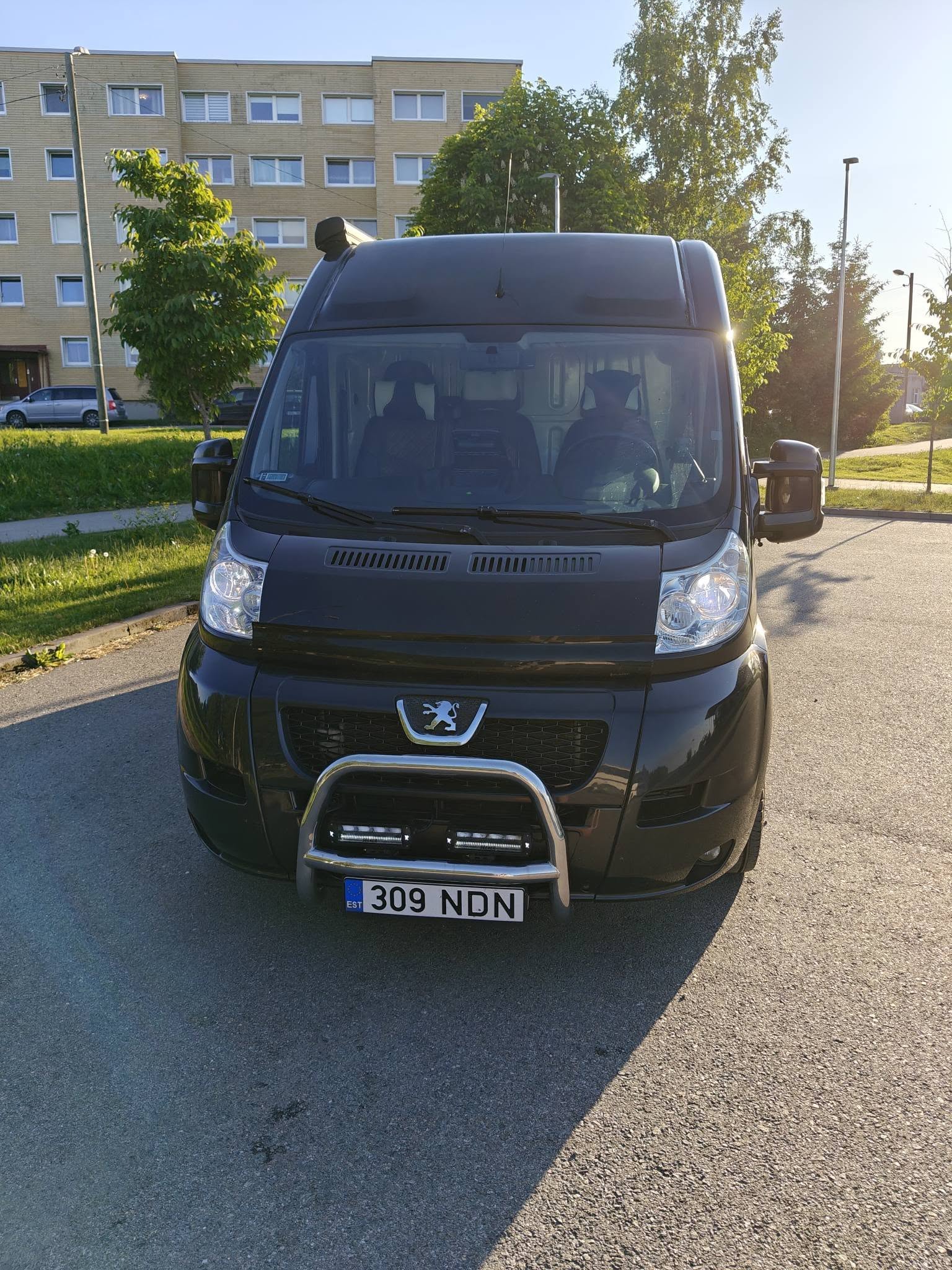 Peugeot Boxer eestvaates