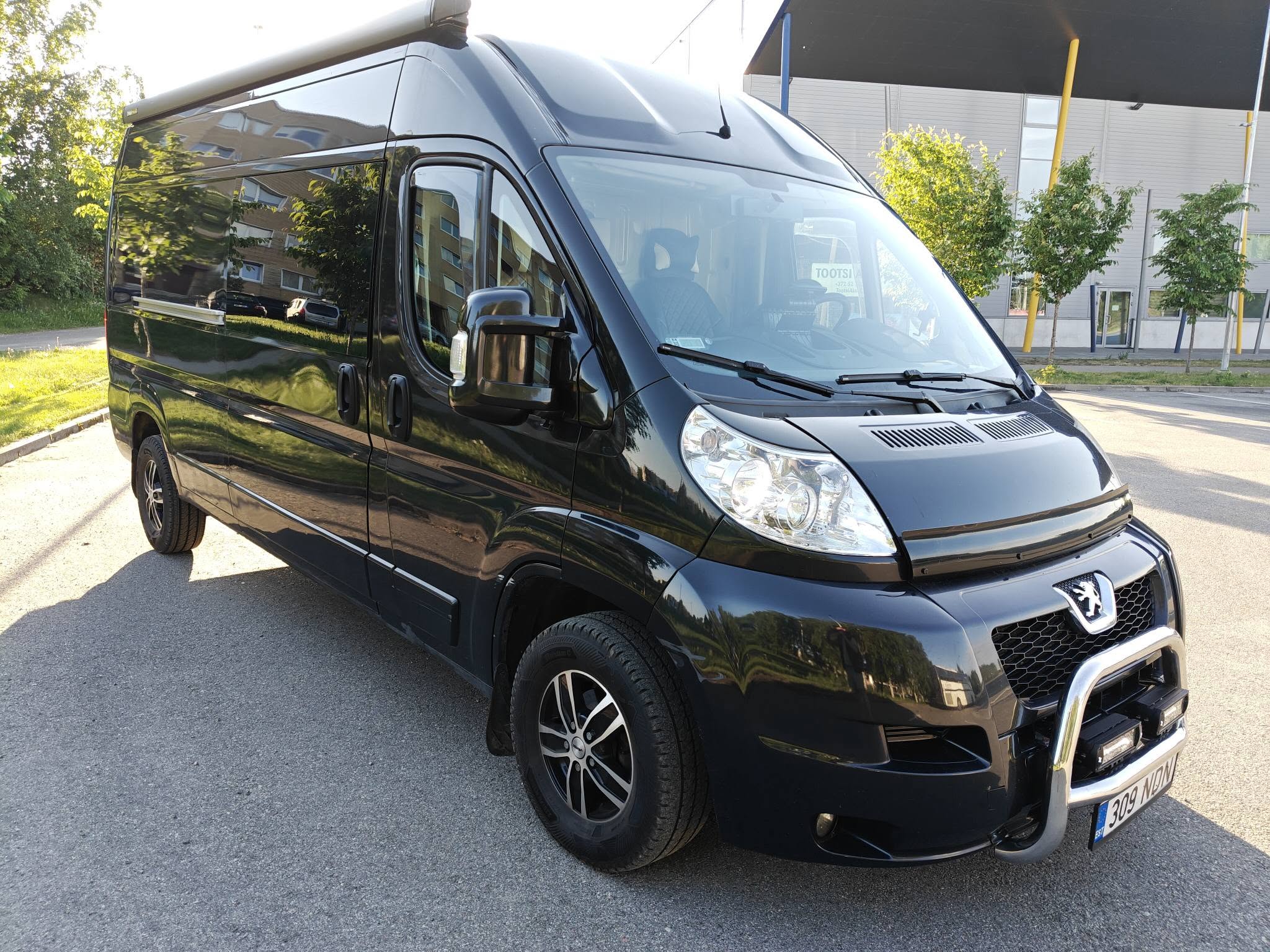 Peugeot Boxer kaubik Tallinnas